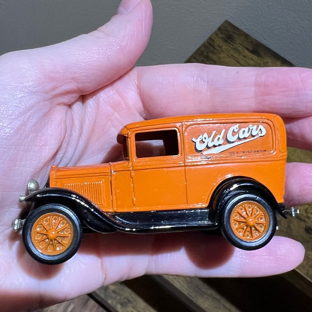 Nostalgic Miniatures 1977 Ford “Old Cars” Van Limited Edition 1:43